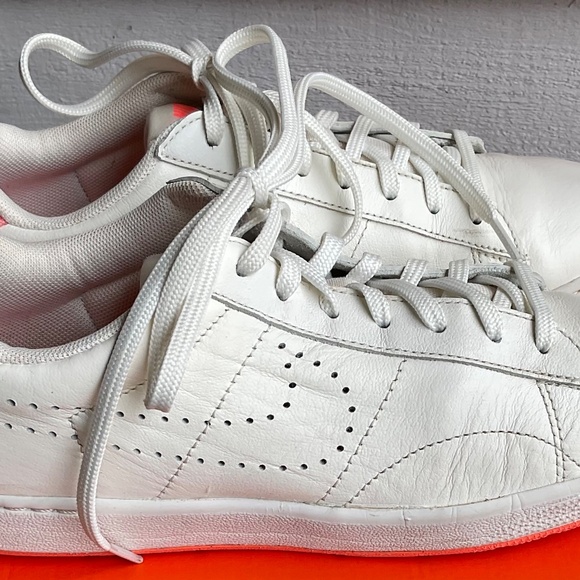 Nike Leather Court shoes size men’s 7.5, women’s 9.5 - Picture 2 of 5